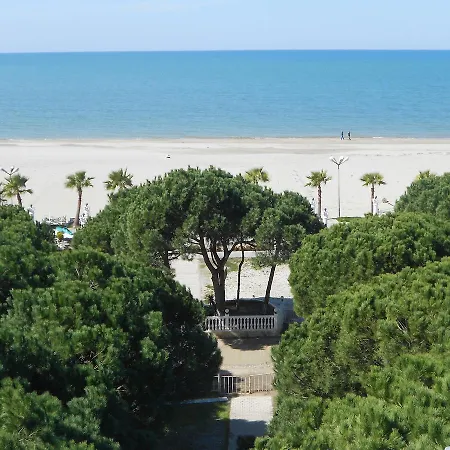 Grand Golem (Tirana)