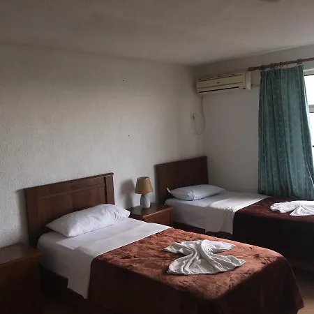 Otel Grand Golem (Tirana)