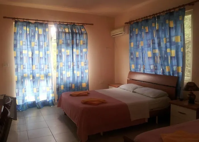 Grand Hotel Golem (Tirana)